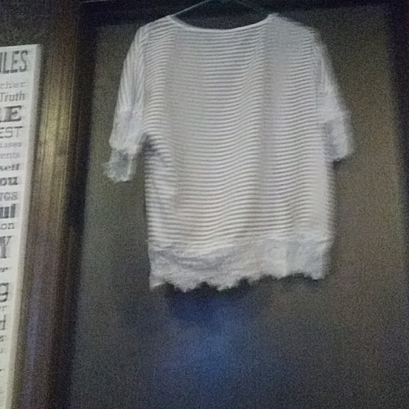 Top - Picture 2 of 2